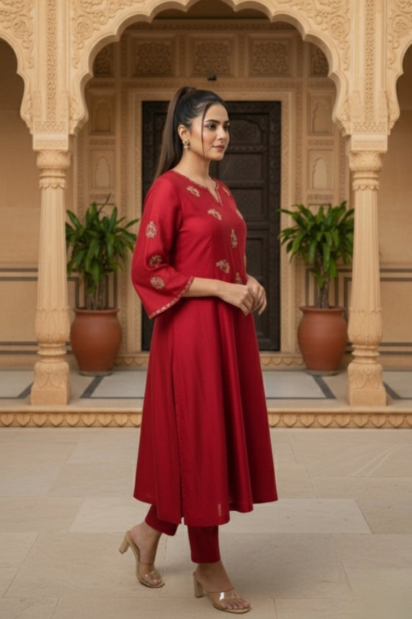 SURKH Chanderi Silk Gold Pittan Work Kurta – Premium Indian Ethnic Festive Wear